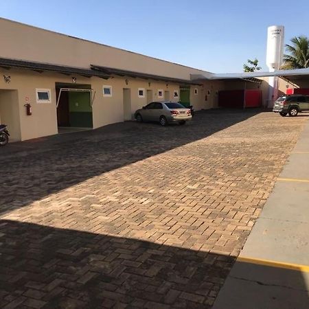 Motel& Hotel Ape Goiania !!! Exteriör bild
